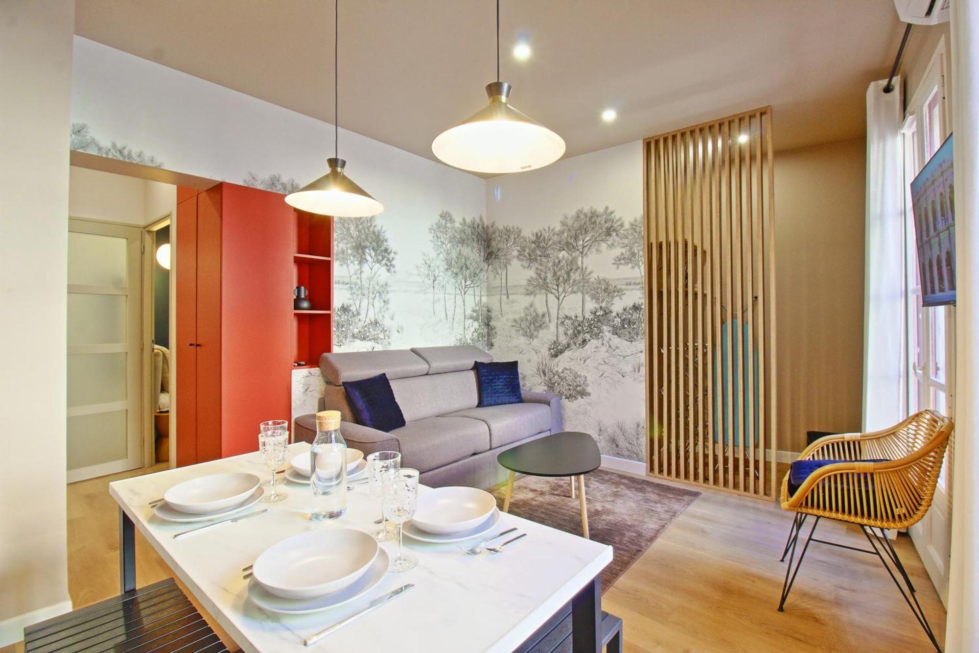 060 - Le Littre - 1 Chambre, Central, Proche Maison Carree, Clim, 4personnes *