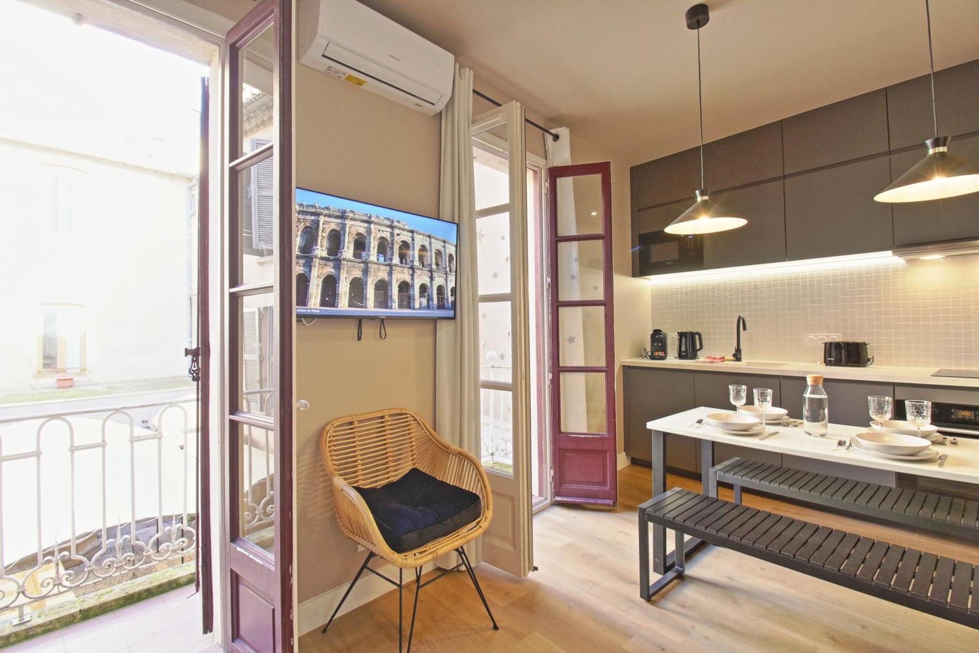 060 - Le Littre - 1 Chambre, Central, Proche Maison Carree, Clim, 4personnes Apartment *