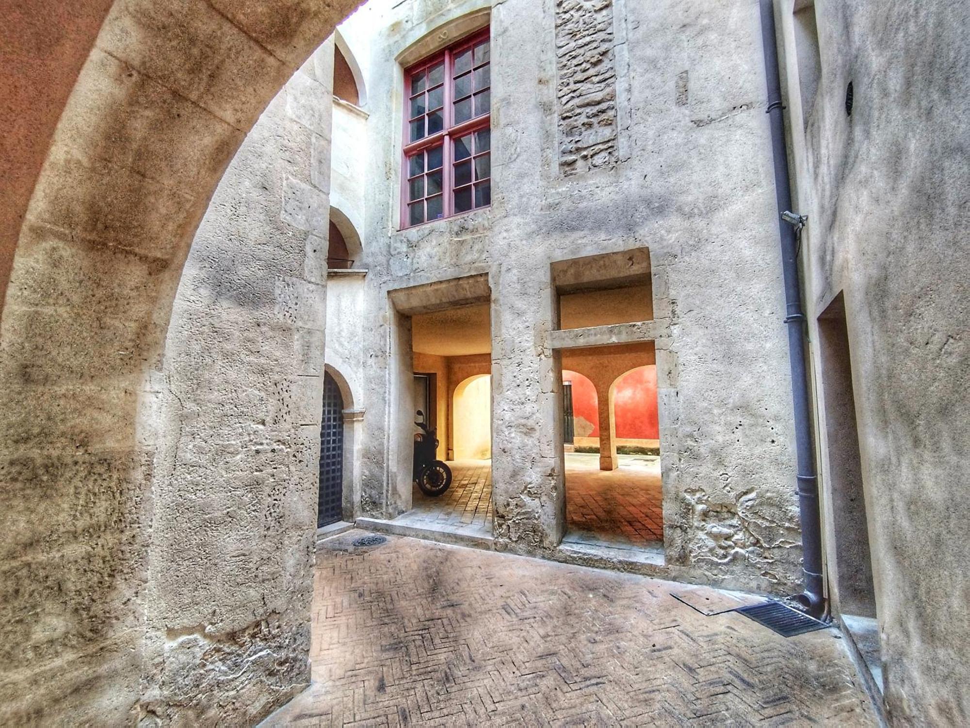 060 - Le Littre - 1 Chambre, Central, Proche Maison Carree, Clim, 4personnes Apartment *
